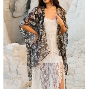 NWT Joyfolie Mia Joy Women’s Avalon Duster in Black Block Print OS